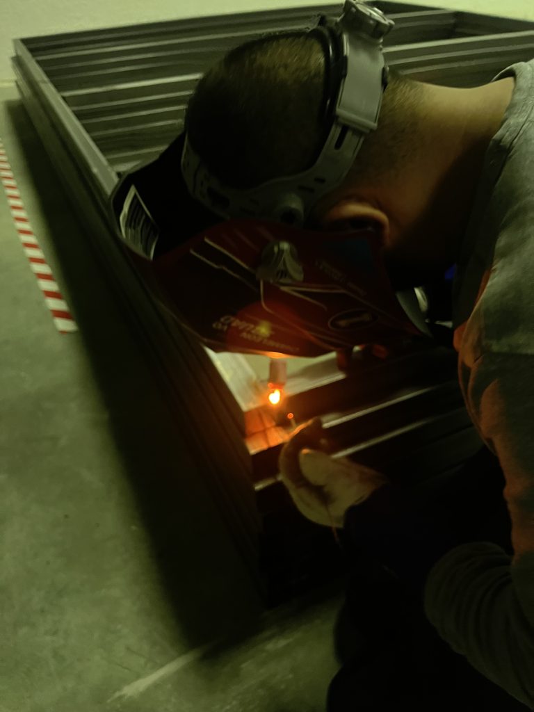 ACEROALPHA imagen web nosotros trabajando ACEROALPHA imagen web nosotros trabajando